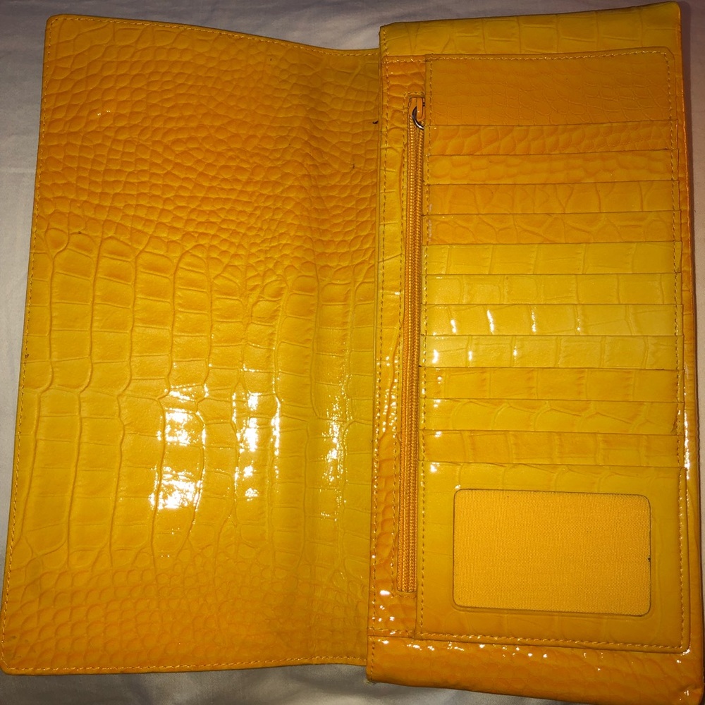 Preloved | Clutch; Nordstrom Brand; Leather | Great for spring & summer - Picture 3 of 5